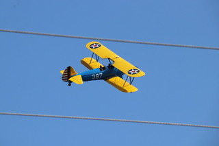 Umění pilota letounu Stearman PT-17 odměnili diváci bouřlivým potleskem
