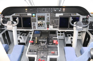 Pilotní kabina letounu CASA C-295MW