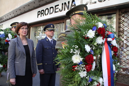 Politici, armáda a veřejnost uctili památku hrdinů Pražského povstání