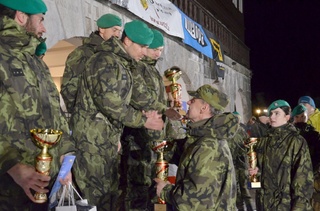 Předání pohárů vítězům armádního mistrovství WS 2019