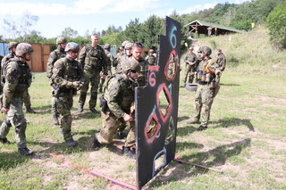 Na dalším stanovišti čekaly na soutěžící další varianty střelby