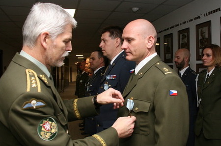 Náčelník generálního štábu ocenil vojáky, kteří se vrátili z mise ISAF