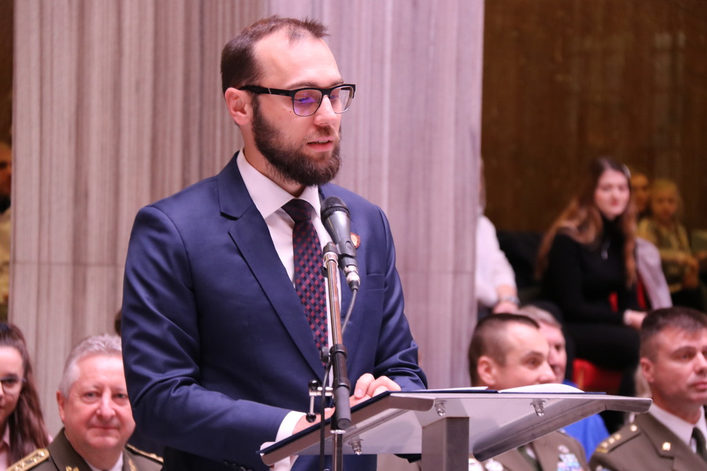 Náměstek Tomáš Kopečný poděkoval vojákům za plnění úkolů zahraničních operacích.