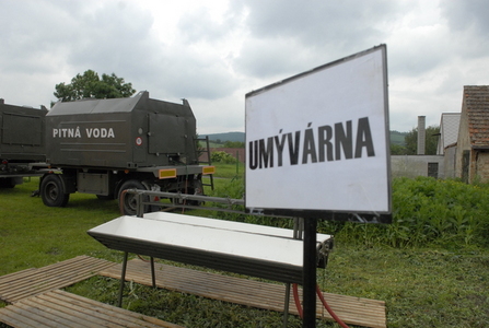 Záchranáři z Olomouce postavili stanové městečko v Zahořanech na Litoměřicku