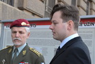 Náčelník GŠ AČR armádní generál Petr Pavel a autor výstavy historik Vojenského historického ústavu Praha Tomáš Kykal při zahájení výstavy(zleva)
