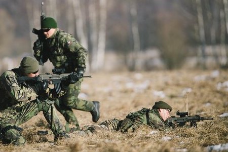 Zásobovací prapor poprvé na cvičení jistily čety ochran