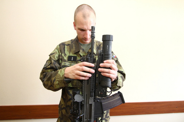 Podvěšení granátometu CZ 805 G1