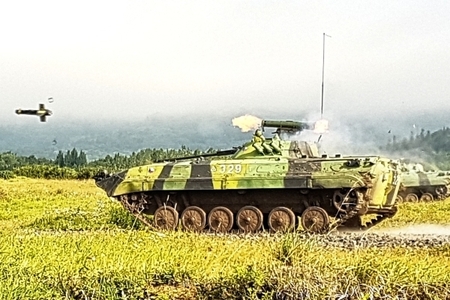 Činnosti mechanizovaných družstev a čet vojáci ladí v rámci cvičení Metro B