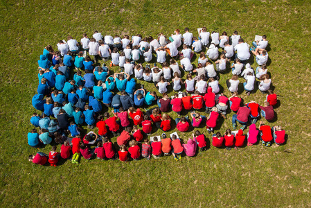Přes dvě stovky pozdravů do mise poslaly vojákům české děti 