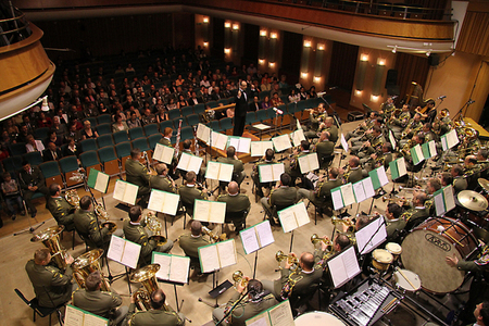 Oslava Dne rodin se nese pod taktovkou vojenské hudby