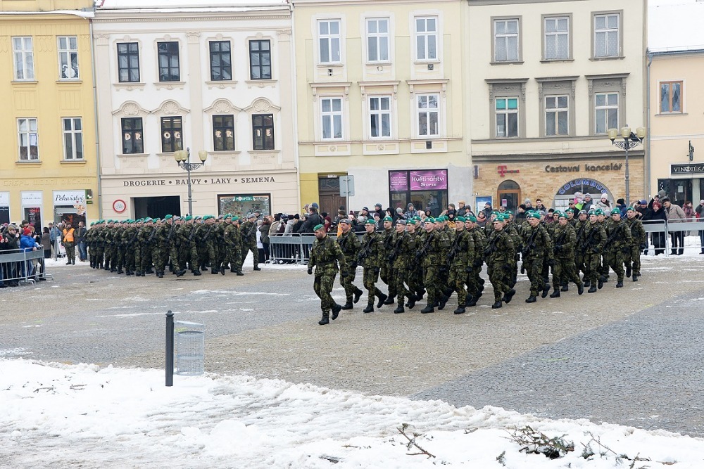 Slavnostní přísaha začíná napochodováním celků