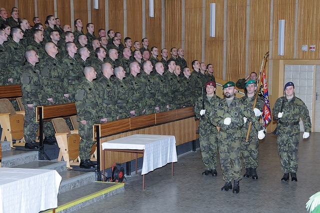 Zahájení vyřazení příchodem bojového praporu  VeV-VA