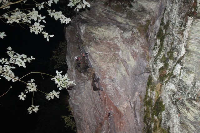  Překonání převisu za ztížených podmínek