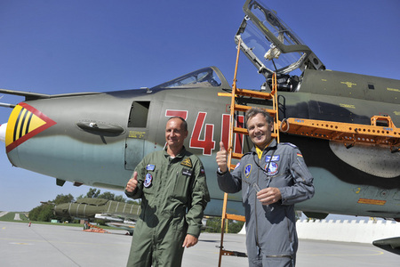 Celkem třicet jedna strojů ze sedmi států NATO se zapojilo do mezinárodního cvičení Ramstein Rover 2013