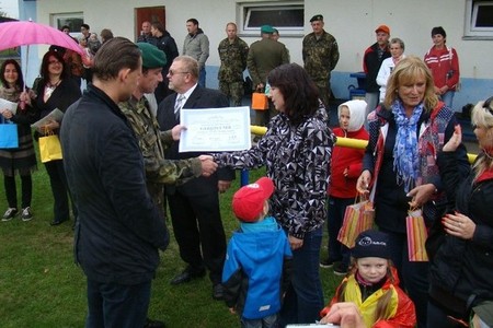 Sbírka opavských vojáků pro hendikepované děti vynesla téměř 90 tisíc