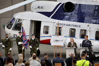 Ve Kbelích se uzavřela éra legendárních vrtulníků Mi-8