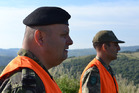 Monitoři NATO pro 42. mechanizovaný prapor - plk. Vasile Radu Popa z Rumunska a      mjr. Ozan Yilmaz z Turecka