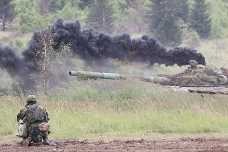 Naše lehká pěchota bojuje s takovou technikou