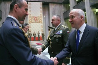 Slavnostního nástupu se účastnil i Pavel Fischer, předseda Výboru pro zahraniční věci, obranu a bezpečnost Senátu