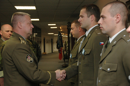 Čtyři spojaři převzali ocenění za působení v operaci Active Fence