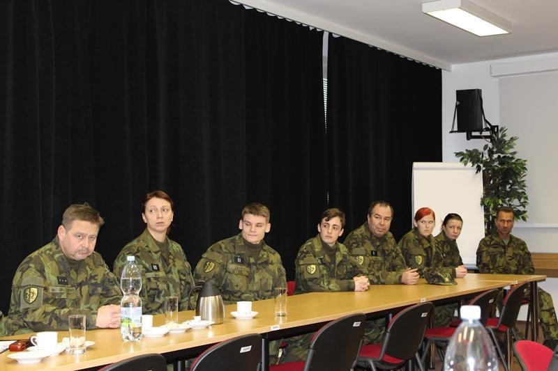 NGŠ AČR armádní generál Josef Bečvář se během své návštěvy setkal s příslušníky AZ, kteří se účastnili pravidelného aktivačního cvičení OBO Těchonín