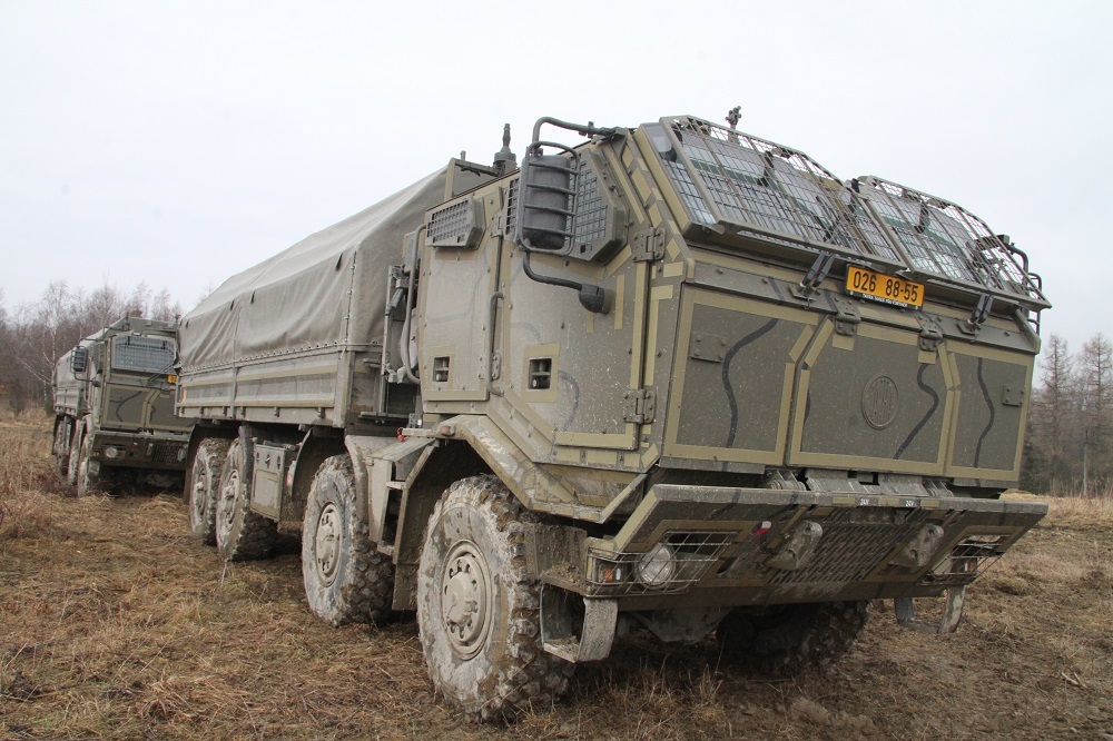 K přepravě minometů slouží jednotce řada nových vozů Tatra 815 8x8 PRAM