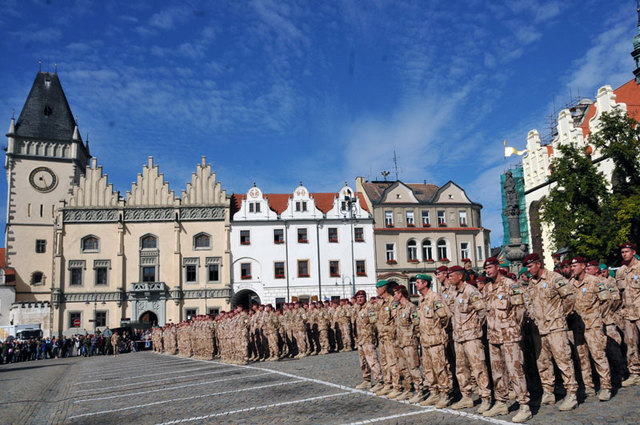 Každý příslušník 9. jednotky PRT obdržel za službu v v afghánské misi medaili ministra obrany