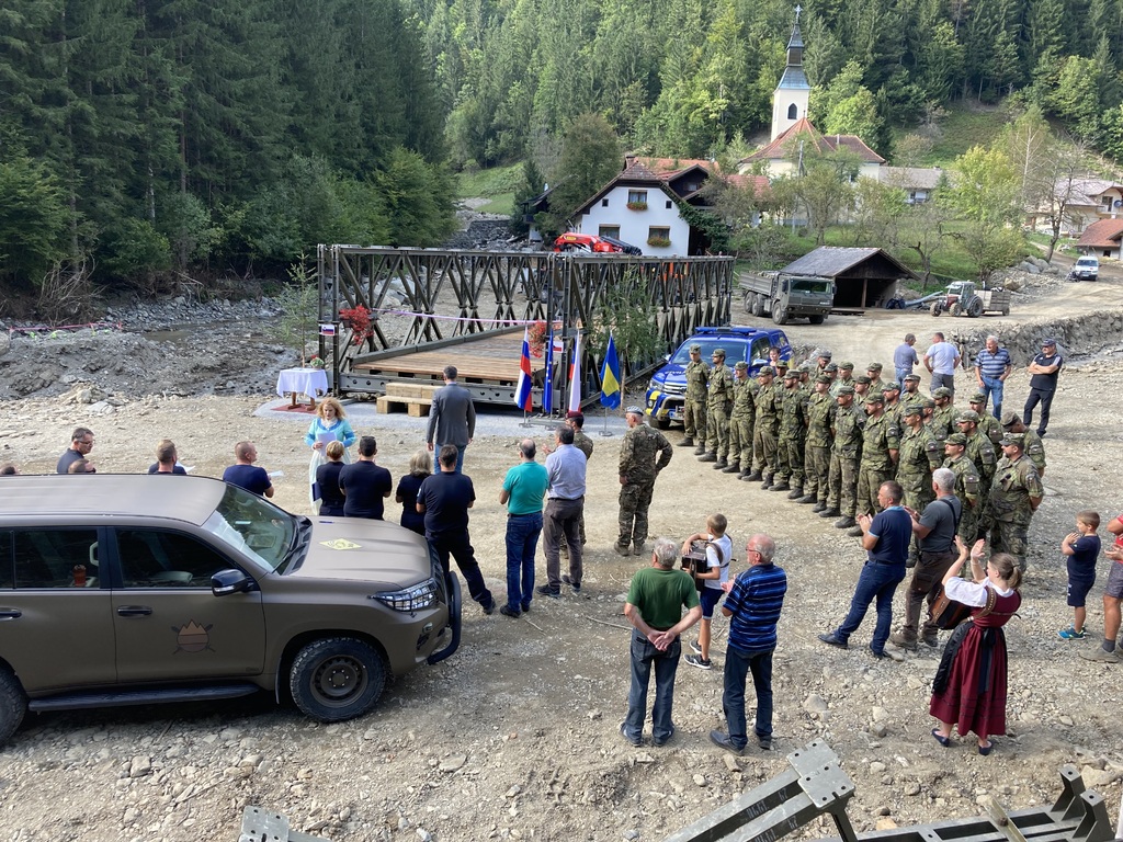 Čeští ženisté postavili v poničeném Slovinsku tři provizorní mosty