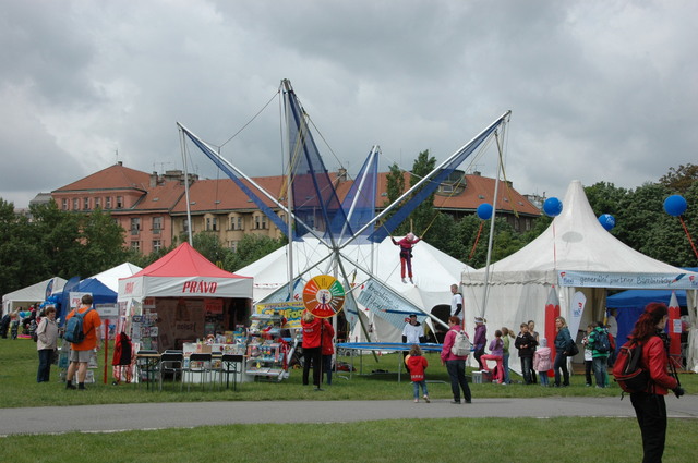 Z programu Bambiriády na Vítězném náměstí