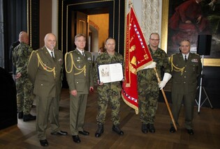  Velitel Velitelství teritoria, ředitel KVV HMP a vojáci AZ 