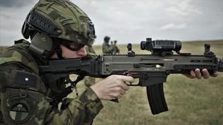 Součástí cvičení byly i střelby družstev