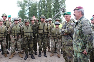 Soustředěného výcviku pontonové roty 151. ženijního praporu se zúčastnil i náčelník Generálního štábu arm. gen. Aleš Opata