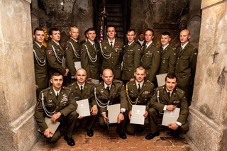 14 nových absolventů kurzu Komando