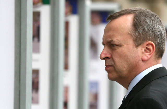 Výstavu si se zájmem prohlédl ředitel Kabinetu ministra obrany Josef Zrzavecký