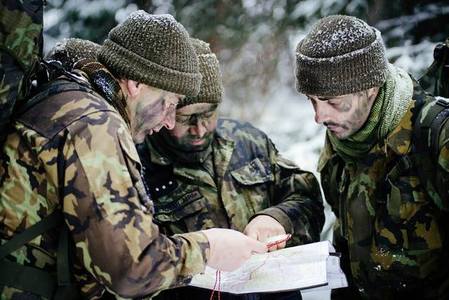 Fotogalerie: Logistici pod sněhem