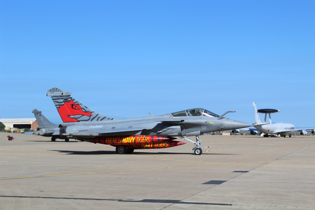 Do vzdušných operací se zapojily i francouzské stroje Dassault Rafale nebo alianční letoun včasného varování a výstrahy AWACS