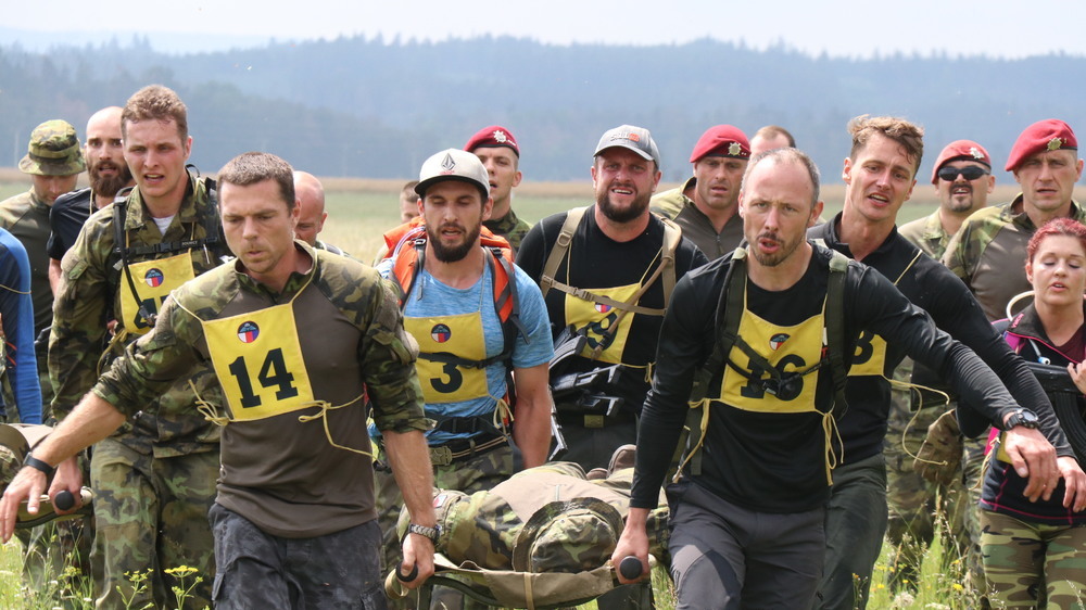 Ve výběrovém řízení ke 4. výsadkové rotě AZ uspělo 11 borců včetně jedné ženy