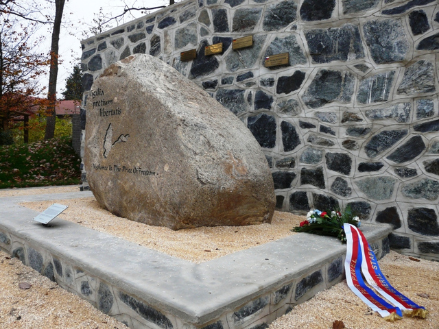  Památník byl převezen z Fajzabádu, Afghánistán