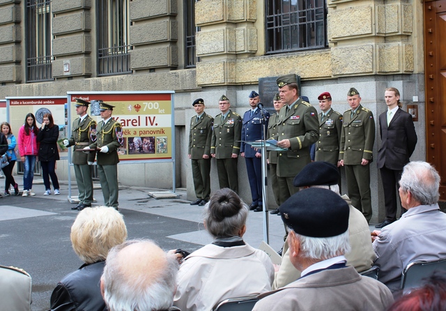 Výstavu zahájil náčelník Generálního štábu AČR arm. gen. Josef Bečvář