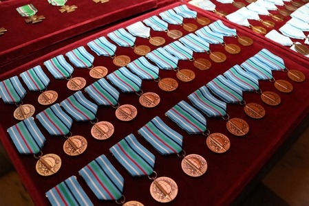  Medaile za službu v zahraničí