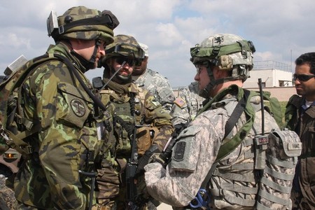 Talks with Americans on passing a clear road