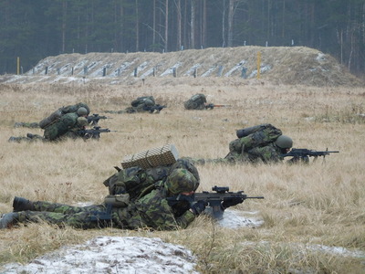 Výcvik na úrovni družstev zakončilo cvičení s bojovou střelbou