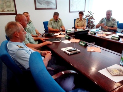 Prioritou armády jsou projekty okamžitého dopadu, ale také výstavba sil a nábor