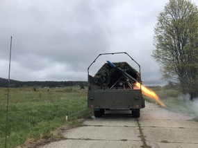  Okamžik výmetu IKS (Imitační kontejnerové střely) z raketnice MV-3.