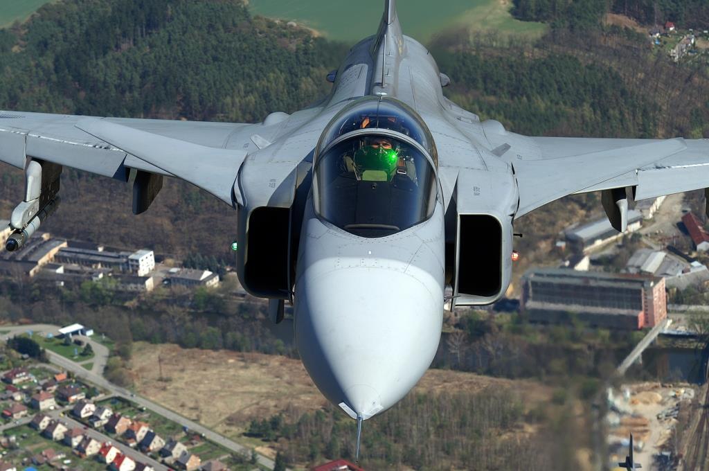 Návštěvníci Dnů NATO se mohou těšit na akrobatické vystoupení kapitána Iva Kardoše s letounem JAS-39 Gripen