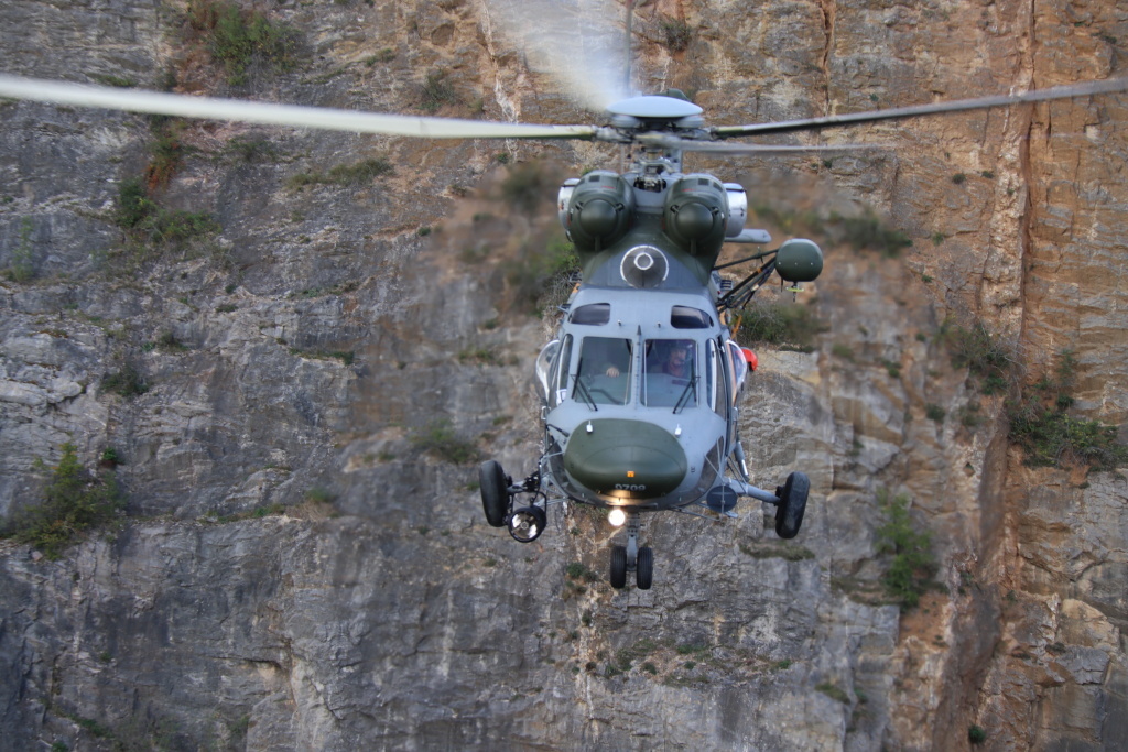 Impozantní prostředí lomu procvičilo záchranáře i piloty