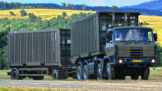  Logistici využívají k přepravě zejména nákladní automobily Tatra v různých modifikacích 