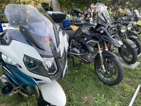 K vidění byly motocykly Hradní stráže a Vojenské policie