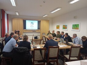 Česká republika intenzivně jedná s izraelskou firmou Rafael o protiletadlovém raketovém kompletu SHORAD. 