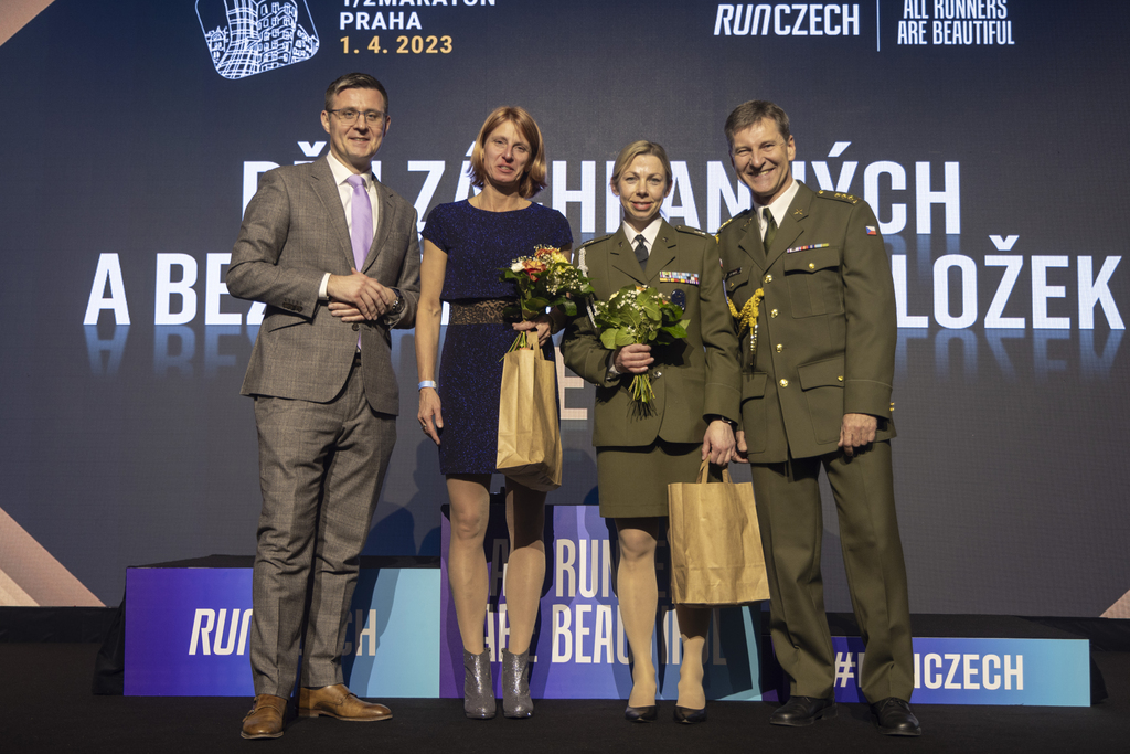 Vyhlášení výsledků závodů běžecké série RunCzech v kategorii záchranných a bezpečnostních složek